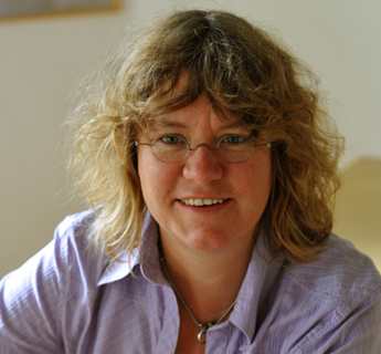 Foto der Autorin Claudia Frieser